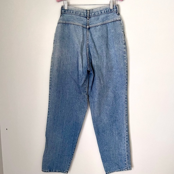 VINTAGE 80s Avon Fashions Light Wash 1980s High Waisted Mom Jeans Front Pleated - Picture 2 of 9